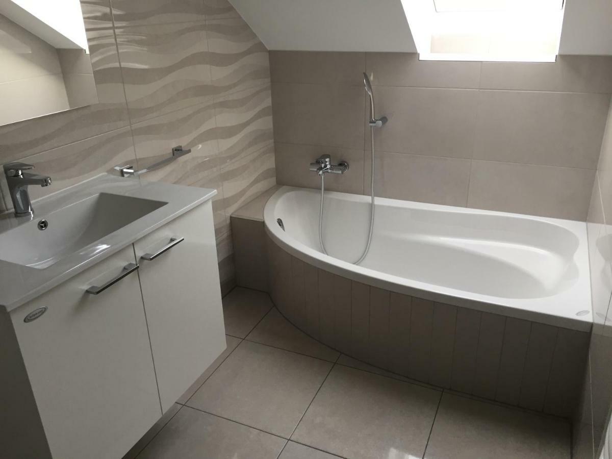 בוהינסקה בלה Kirhouse Apartment מראה חיצוני תמונה